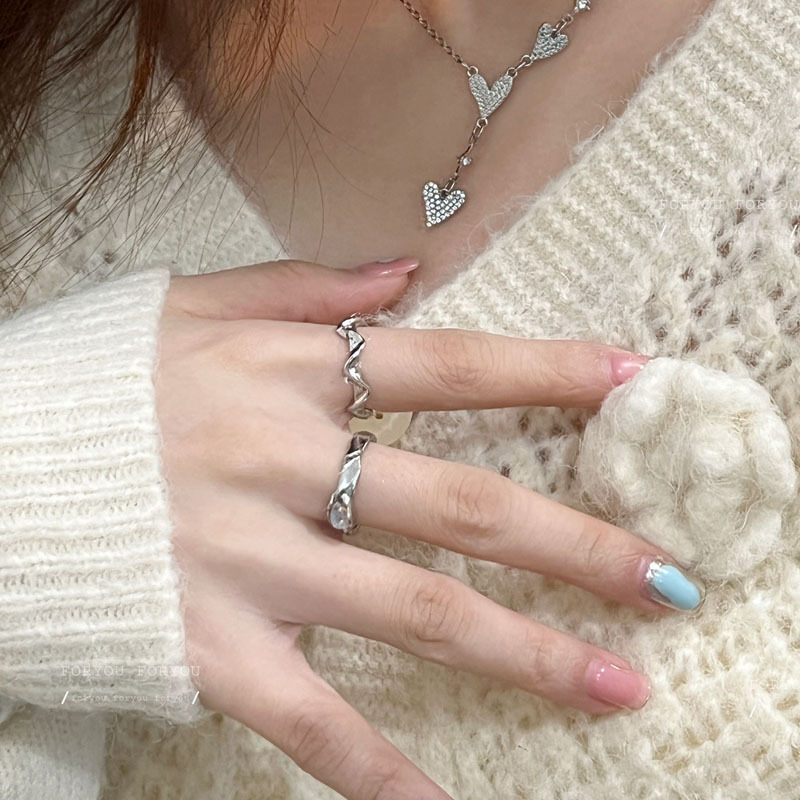 A cold moonstone open ring for women on Instagram, with a minimalist and high-end design. It's a simple and individual food ring Specification drawing