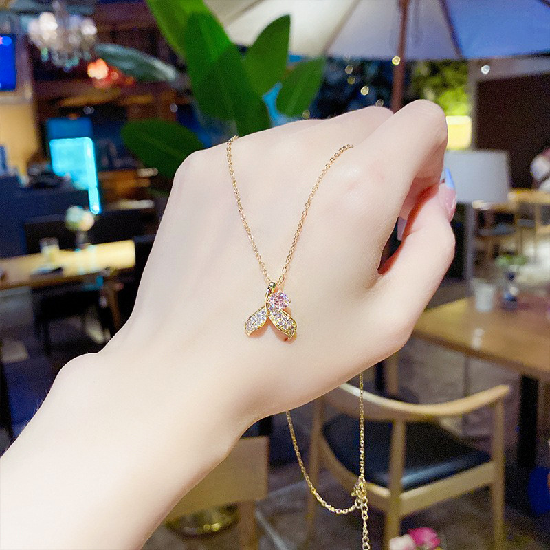 Wholesale 18K genuine gold titanium steel fishtail necklace from Japan and South Korea, non-fading women's necklace, fashionable and trendy collarbone chain details Picture
