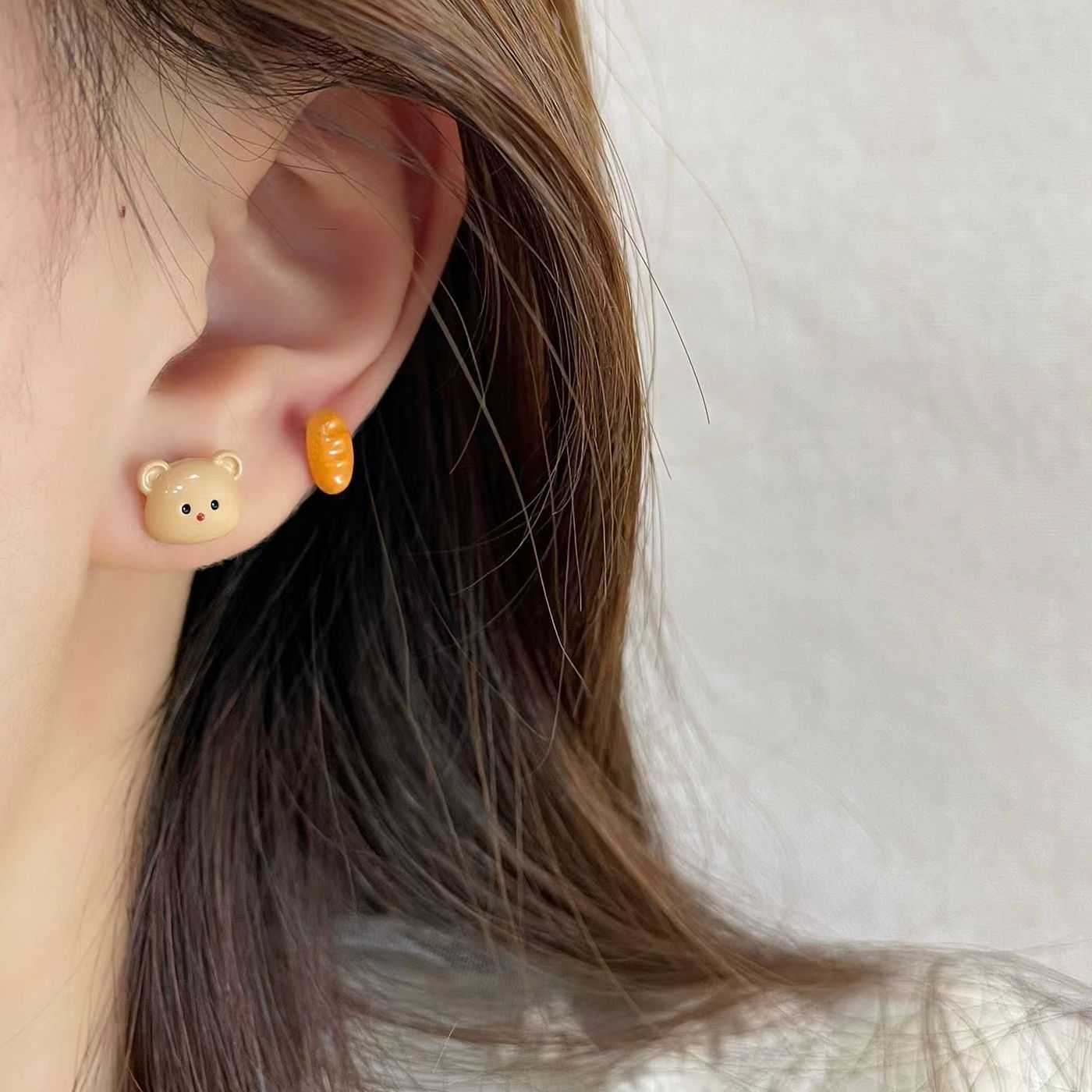 Cute doughnut bear set ear studs, a niche design for girls, fun and childlike cartoon earrings, 2025 new style earrings details Picture