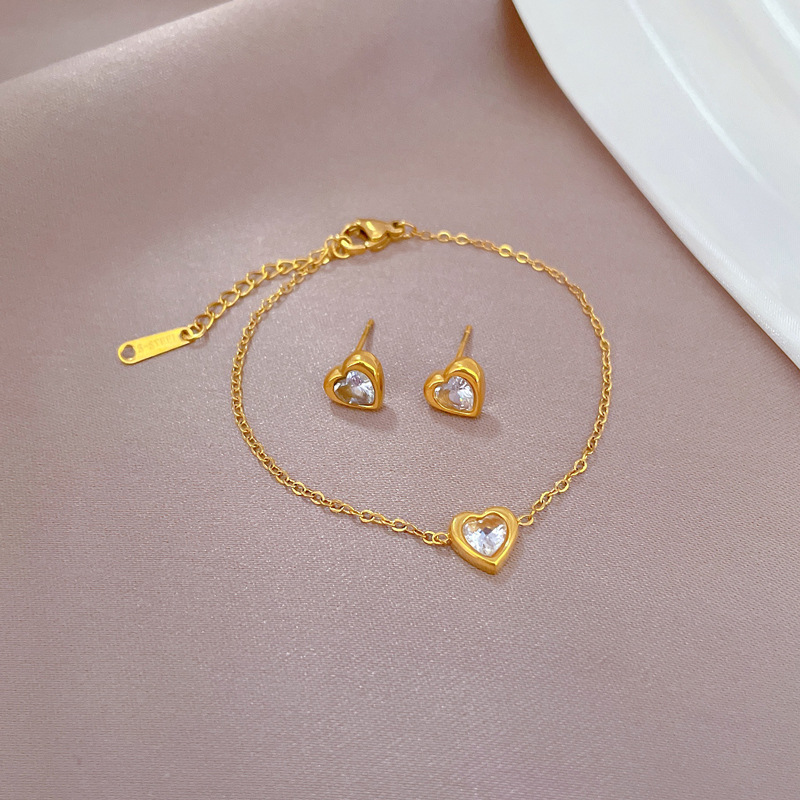 【 All-titanium Steel 】 Dongdaemun's unique and elegant forest-themed heart zircon small bracelet, a retro best friend of a female Internet celebrity Specification drawing