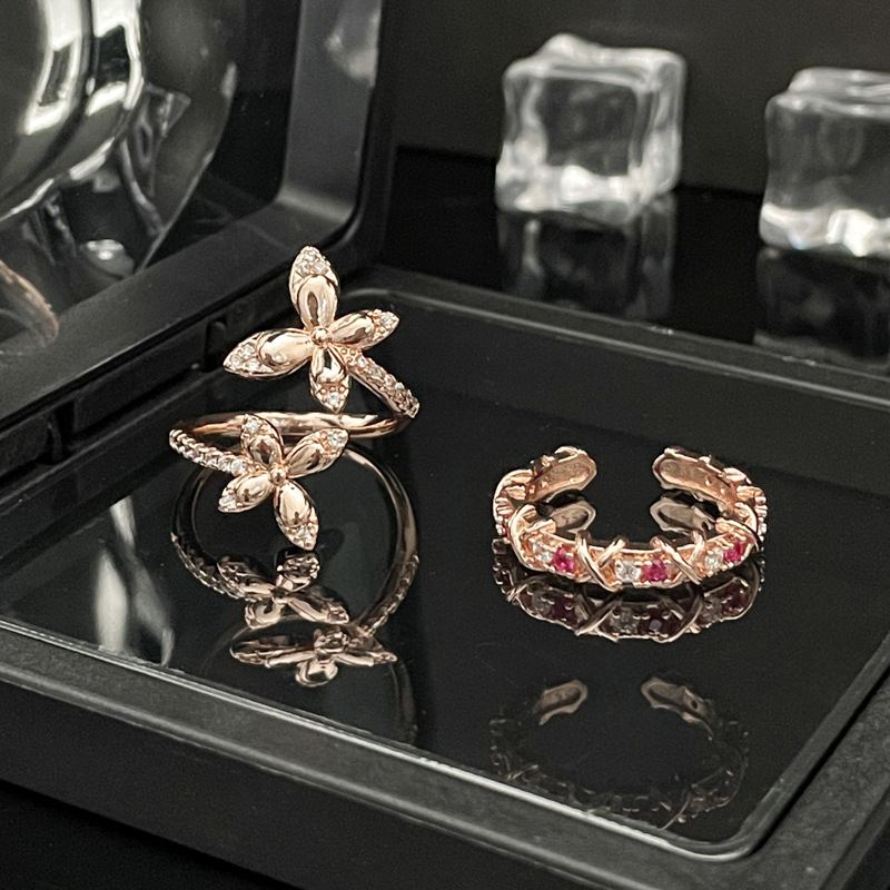 A high-end and fashionable double butterfly rose gold open ring for women with a crossover niche design, a light luxury and elegant ring trend Specification drawing