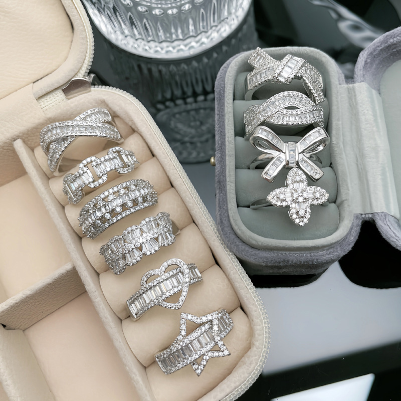A new cross-border bestseller, fashionable open-cut diamond ring for women, with a touch of European and American light luxury and high-end geometric full diamond ring full figure