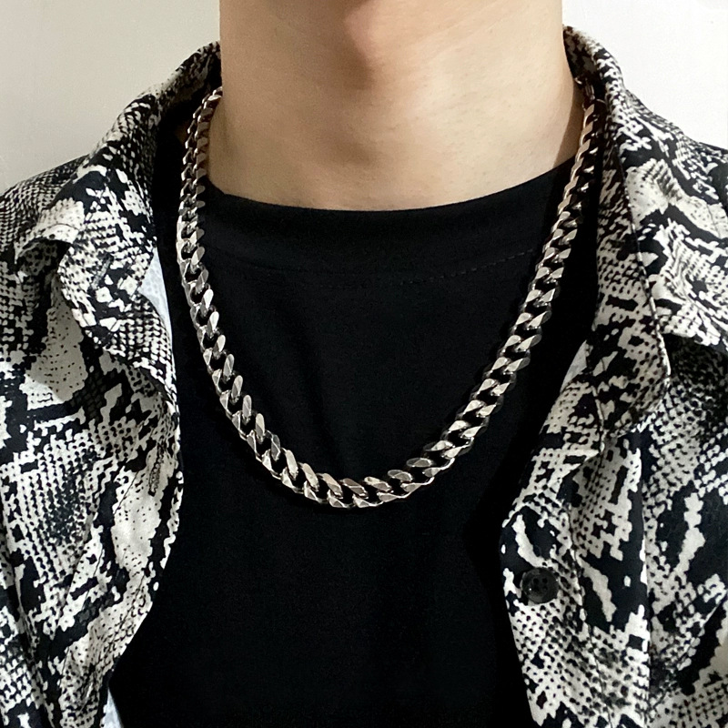 European and American Cuban chain necklaces for men and women, Instagram hip-hop exaggerated titanium steel, no color fading, high street rough style accessories full figure