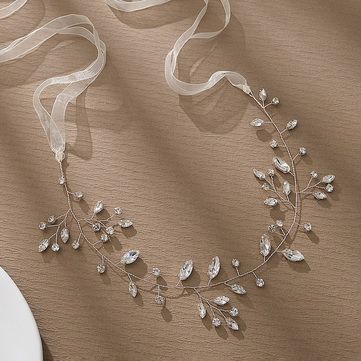 Wholesale of European and American bride headwear: simple crystal pearl hair bands, rhinestone hair bands, wedding and dance party updo, handcrafted hair bands Specification drawing