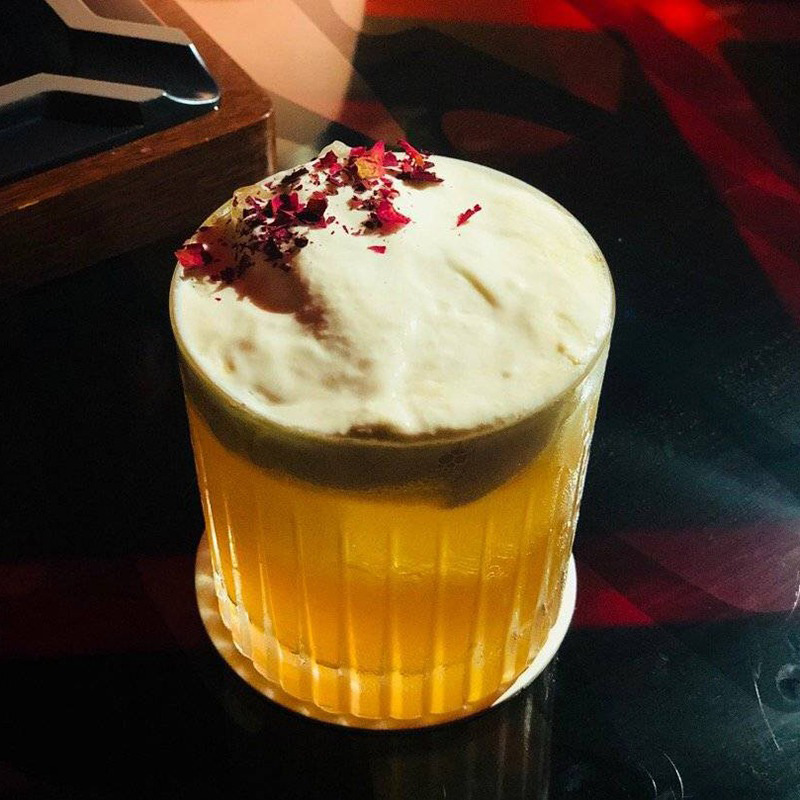 Japanese striped whisky cups, classic cocktail cups for bars, vintage spirits cups, glass spirits cups Application Scenario
