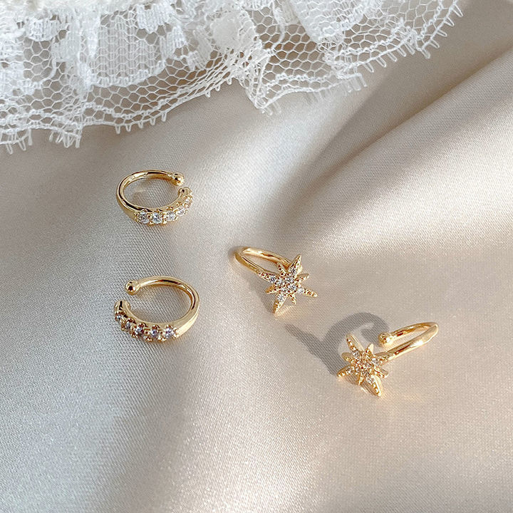The diamond-encrusted ear clips exude a cold and retro feminine charm. The ear bone studs have no ear holes and are ethereal and forest-like, extremely fairy-like Application Scenario