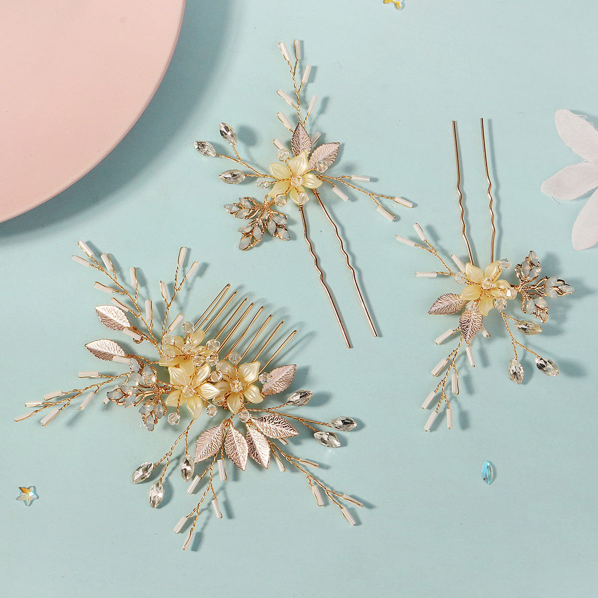 Bridal accessories, photography, photo shoots, hair accessories, floral rhinestones, hairpins, handcrafted U-shaped hairpins, ancient costumes, Hanfu, updo hair accessories details Picture