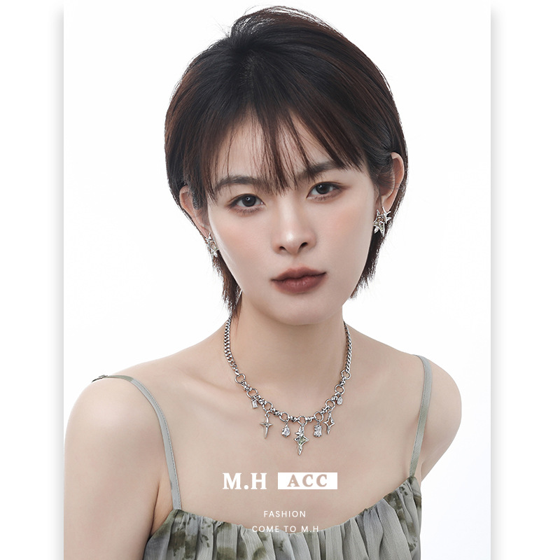 Ins-style exquisite four-pointed star gradient necklace, women's light luxury and niche design sense collarbone chain, fresh and sweet necklace details Picture