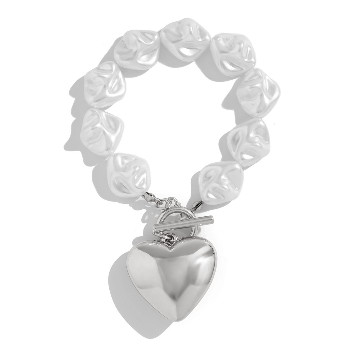 European and American cross-border jewelry, fashionable heart-shaped hollow pendant, collarbone chain, simple flat beaded pearl necklace set Item Picture