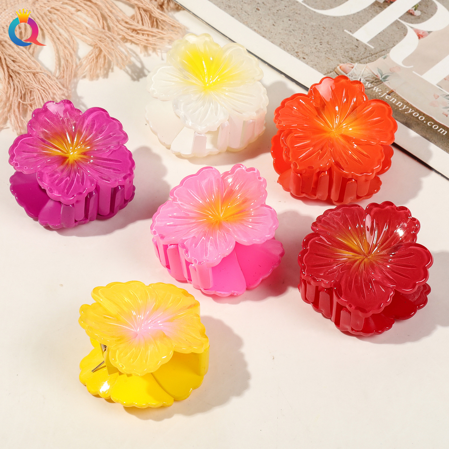 Qiyue Cross-border Sweet Gradient Hibiscus flower Grab clip, Daisy hair clip for girls, simple flower hair clip, shark clip hair accessory Application Scenario