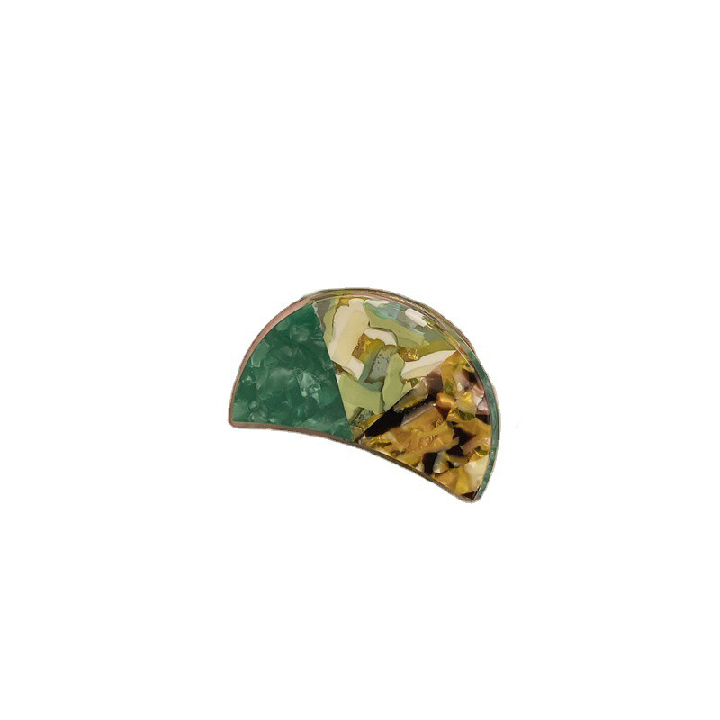 Korean-style fresh and light green color grab clip, versatile style, acetate toothed hair grab at the back of the head, updo shark clip headwear Item Picture