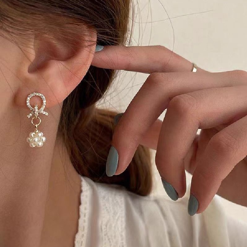 French Shi family pearl stud earrings for women, a high-end and niche 2025 new type of earrings, with a cold and cool style, forest-themed earrings Specification drawing