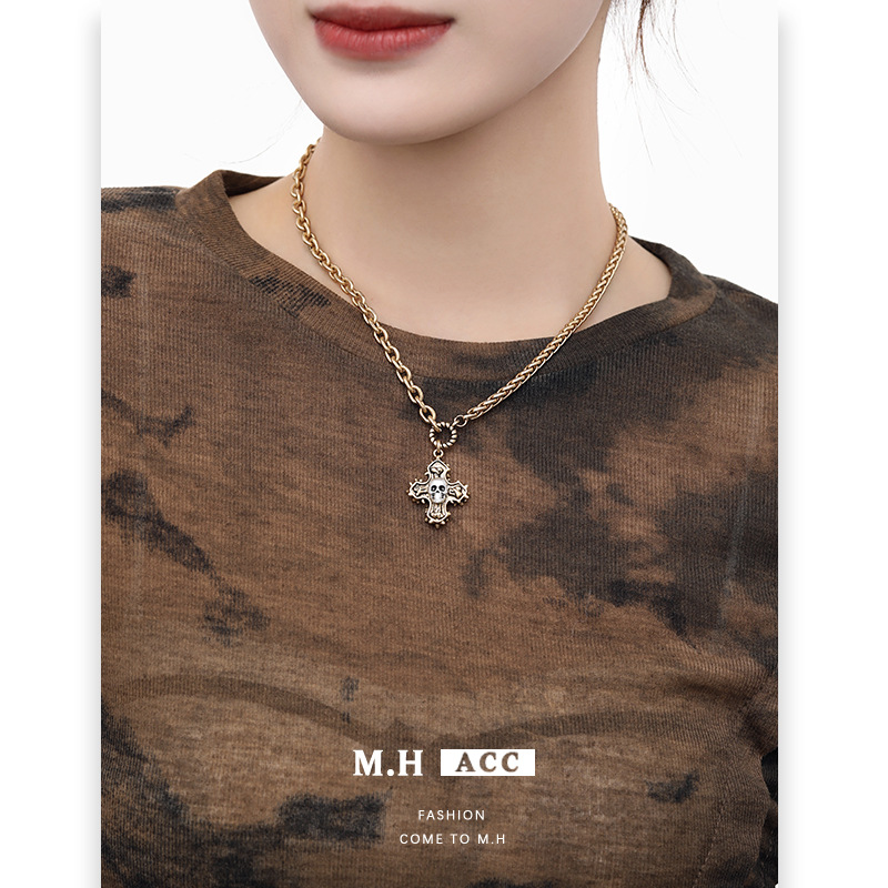Original style cross skull earrings with a light luxury and high-end feel, new exaggerated and individual earrings, 925 silver needle stud earrings details Picture