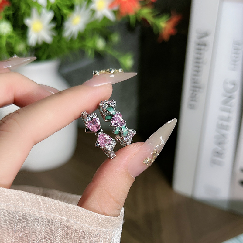 Sweetheart cat pink diamond heart-shaped bow open ring, a woman's Instagram cold style, high-end and luxurious ring details Picture