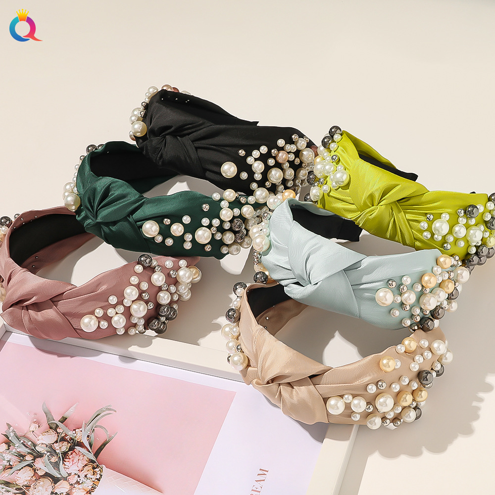 Qiyue's new cross-border pearl headband with wide edges, PU leather headband and fashionable pleated headwear for women wholesale details Picture