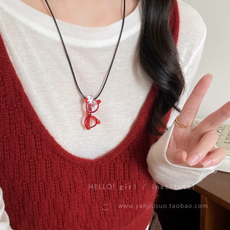Cute cat glasses pendant necklace, simple, fashionable and versatile female cartoon, dopamine collarbone chain neck accessory details Picture