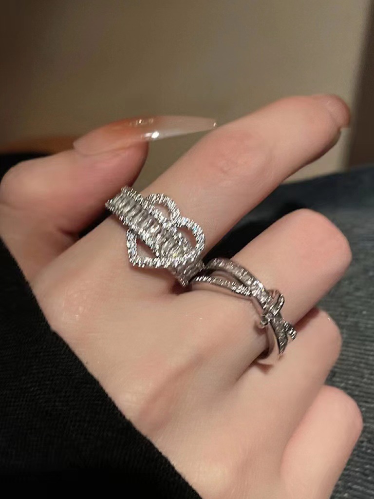 A heart-shaped, high-end cross-zirconia ring for women, an Instagram niche design sense index finger ring, a light luxury and exquisite open ring Specification drawing