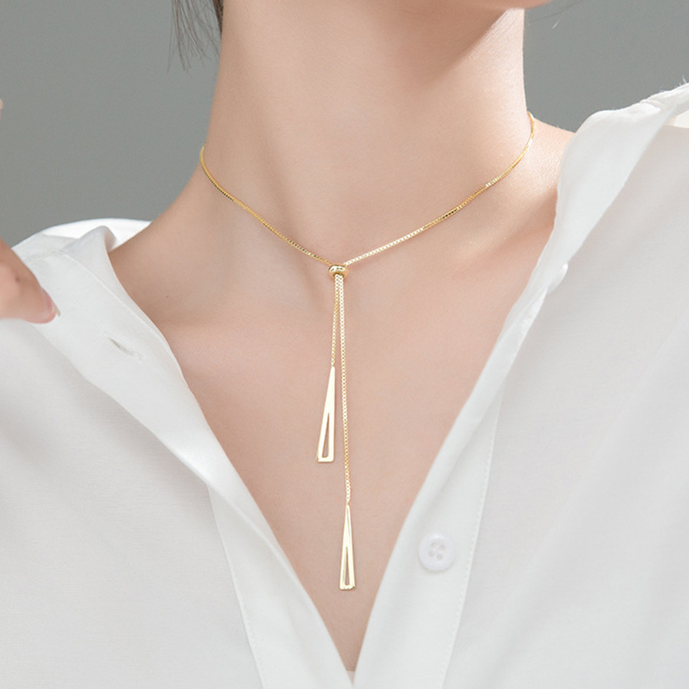 A pull-out geometric tassel titanium steel necklace with a light luxury and niche design sense, a new trendy accessory for 2025 Specification drawing