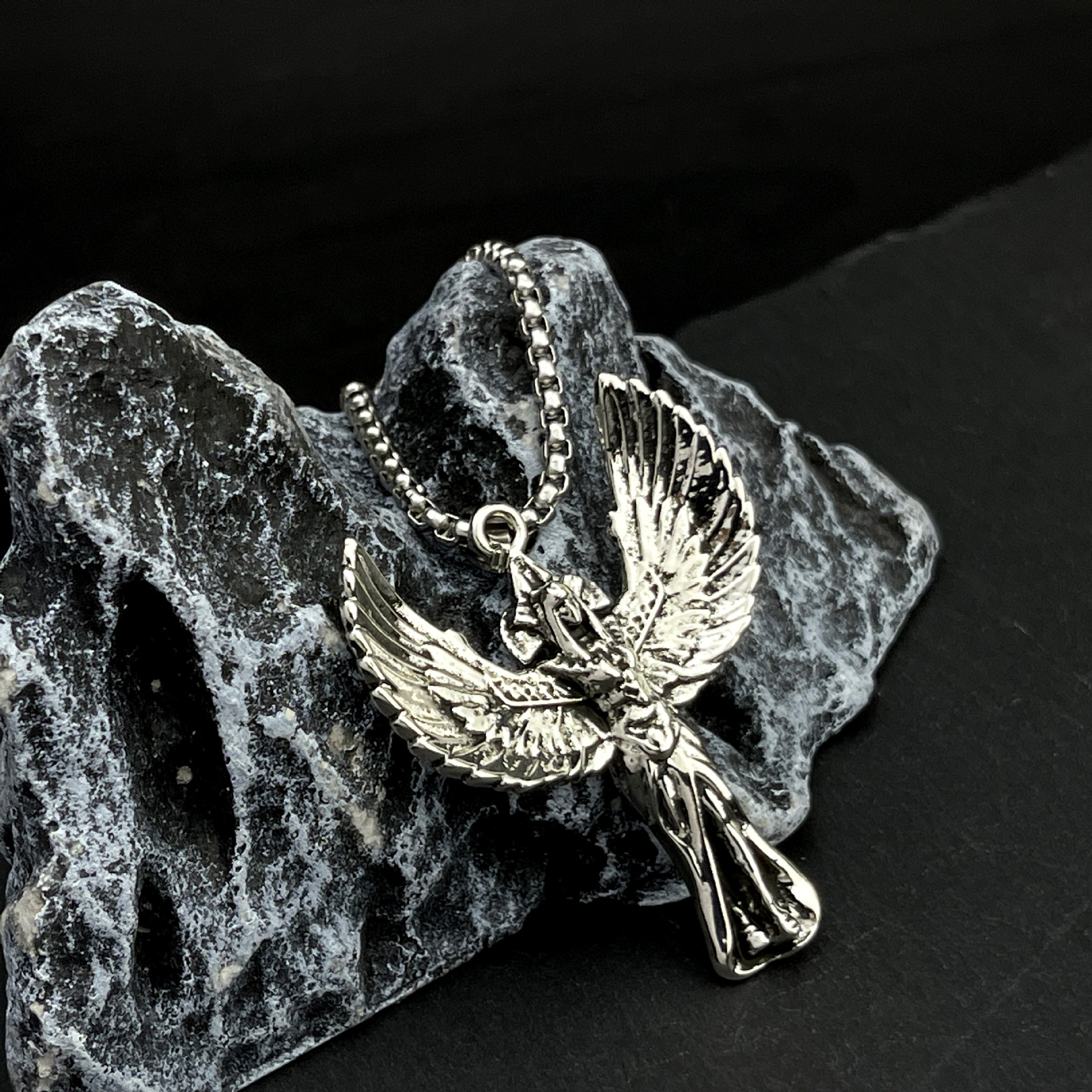 Cross-border new European and American Archangel titanium steel necklace for men, retro punk wing angel Goddess alloy pendant full figure