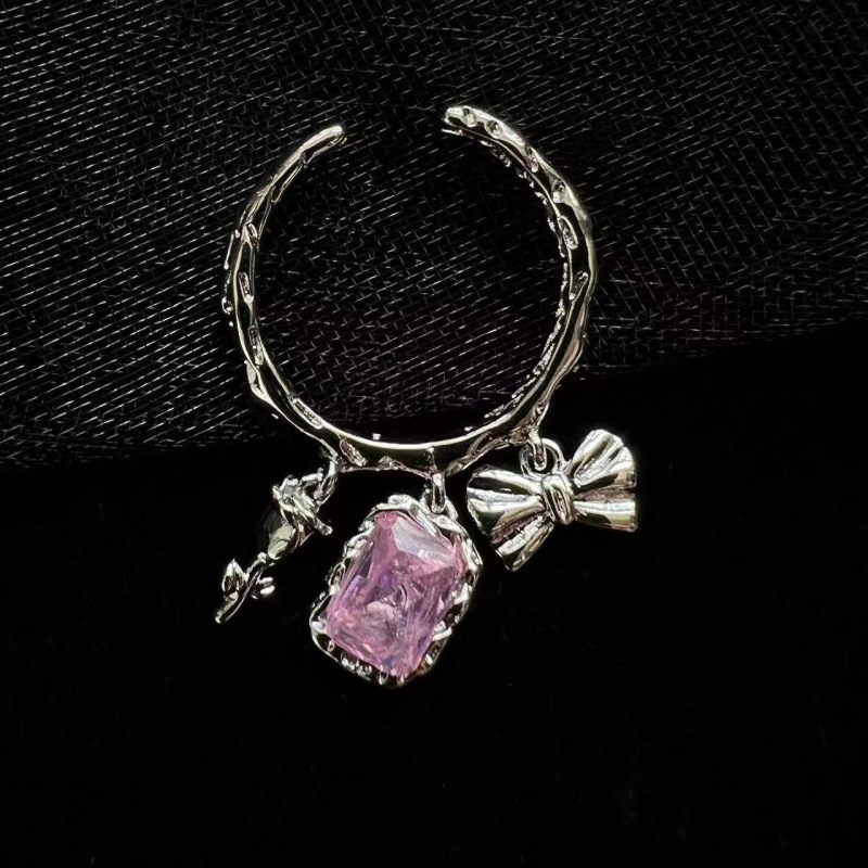 Light luxury and niche InS-style cube sugar pink diamond zircon open ring, women's bow chain, sweet and cool exquisite food ring Application Scenario