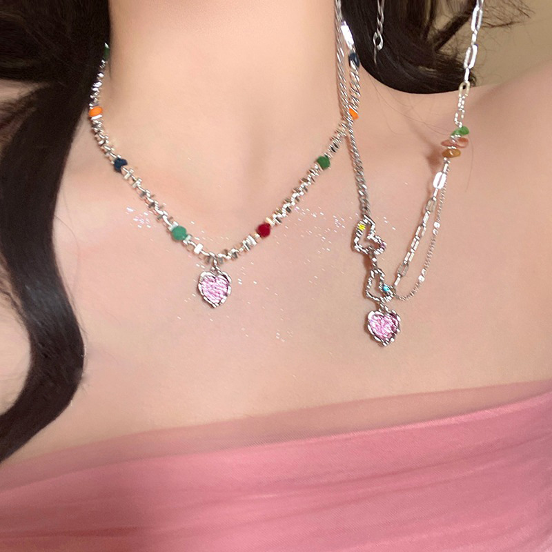 Colorful heart-shaped silver silver collarbone chain for women's summer Instagram niche design accessory sweet and cool hot girl fashion necklace full figure