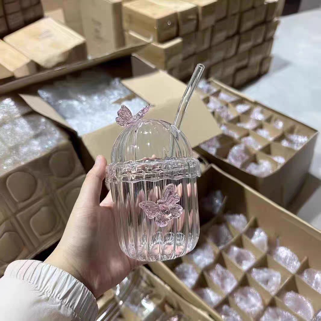 High appearance level butterfly bobo cup, straw cup with lid, milk coffee cup, drinking cup, high borosilicate glass cup Application Scenario