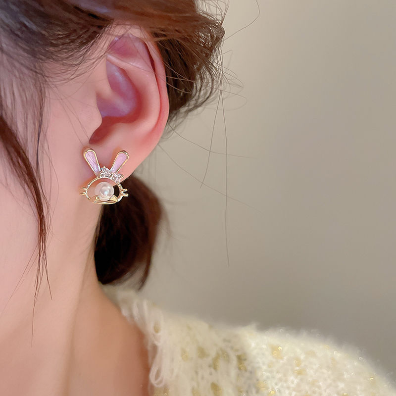 The 2025 new 925 silver needle diamond-encrusted pearl rabbit stud earrings are fashionable and stylish for women, with a versatile design sense details Picture