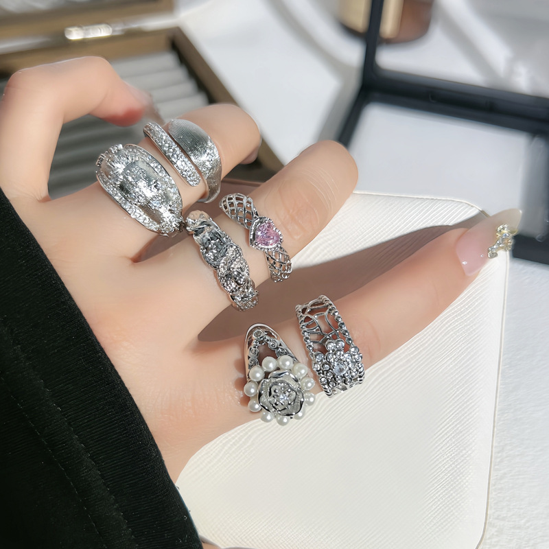 French three-dimensional flower pearl inlaid high-end ring, simple and versatile for women, starry sky brushed retro index finger ring details Picture