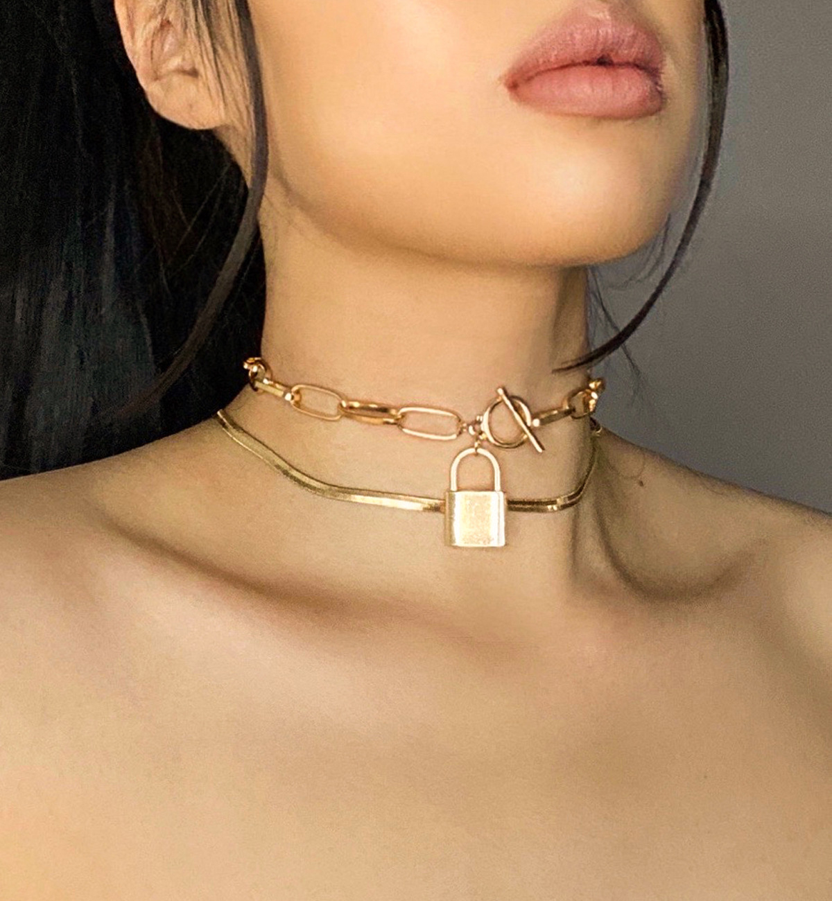 European and American cross-border jewelry, simple and individual snake bone chain lock necklace, women's fashion and creative OT lock, versatile collarbone chain Specification drawing