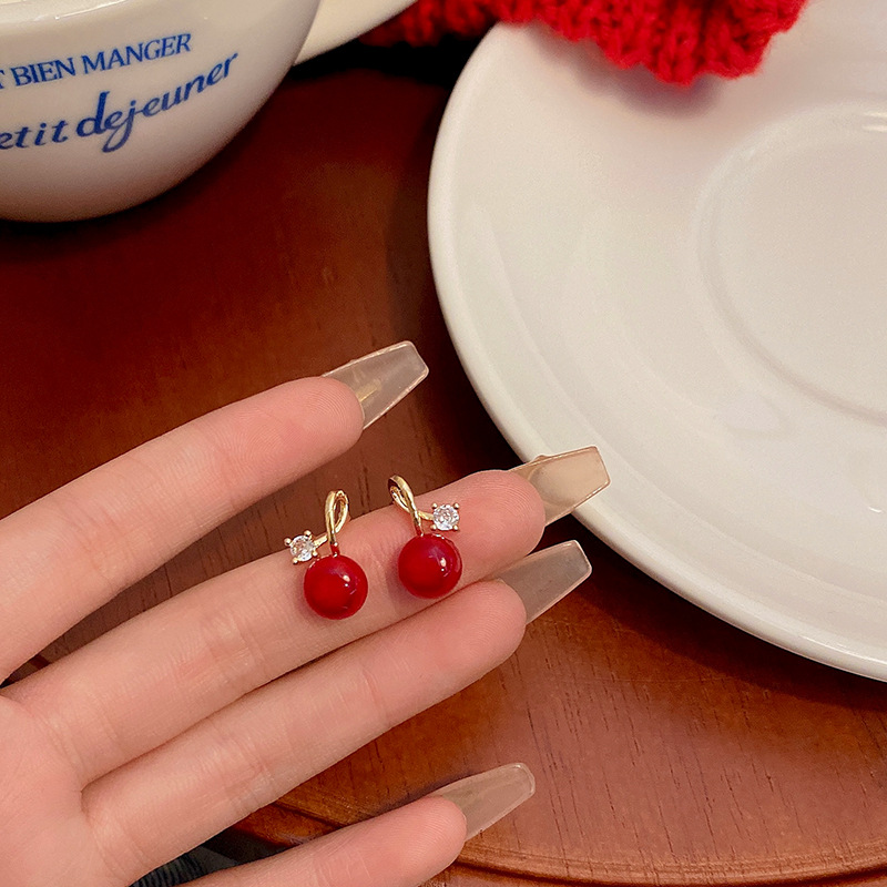 Red love bean earrings, versatile and elegant for women, 925 silver needle, light luxury and high-end feel, unique zircon stud earrings full figure