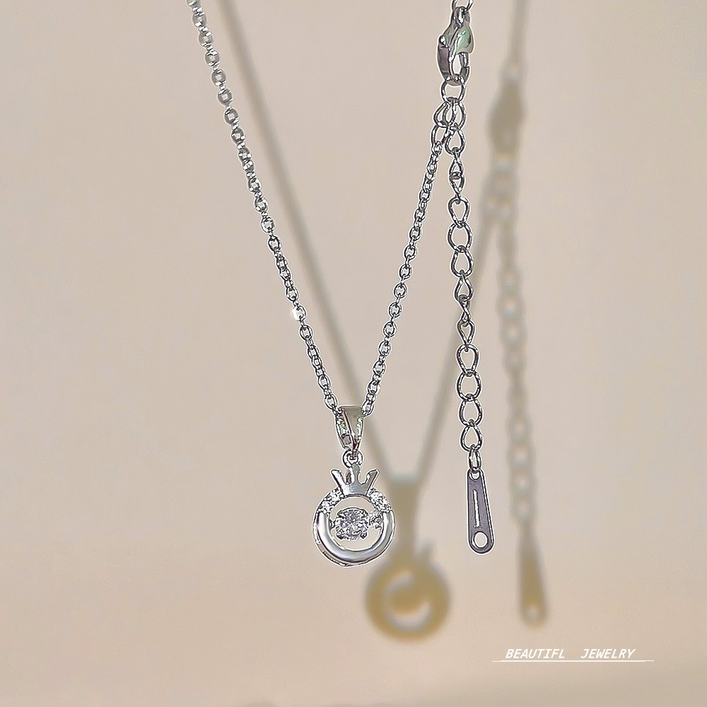 The light luxury design necklace accessory is versatile for women and won't fade. The collarbone chain is a high-end accessory. The water drop pendant neckchain is trendy details Picture