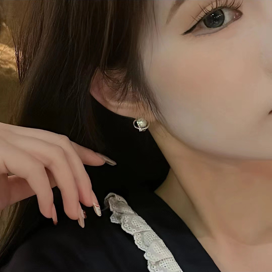 I promise you the starry river! Gentle Breeze Planet Pearl Stud earrings for women, unique and high-end, simple and elegant earrings details Picture