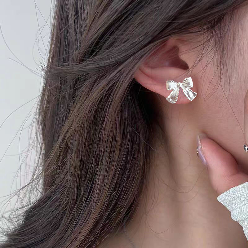 Japanese and Korean simple plain bow stud earrings for women 2025 new niche design, small and versatile commuter earrings details Picture
