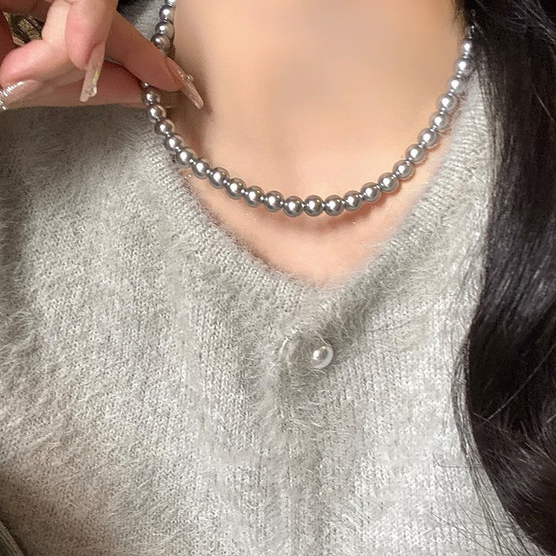 So many grey pearl necklaces, 2023 new autumn and winter sweater chain accessories, French collarbone chain details Picture