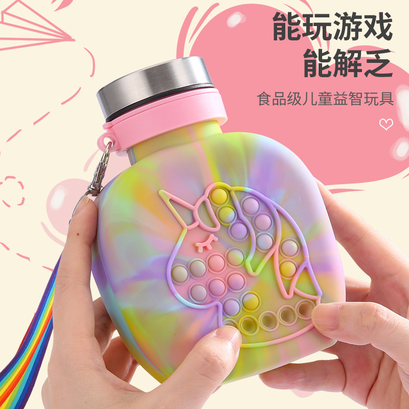 Cross-border folding silicone water bottle, diagonal cross hanging rope, portable water cup, children's educational pinch cup, press and play cup details Picture
