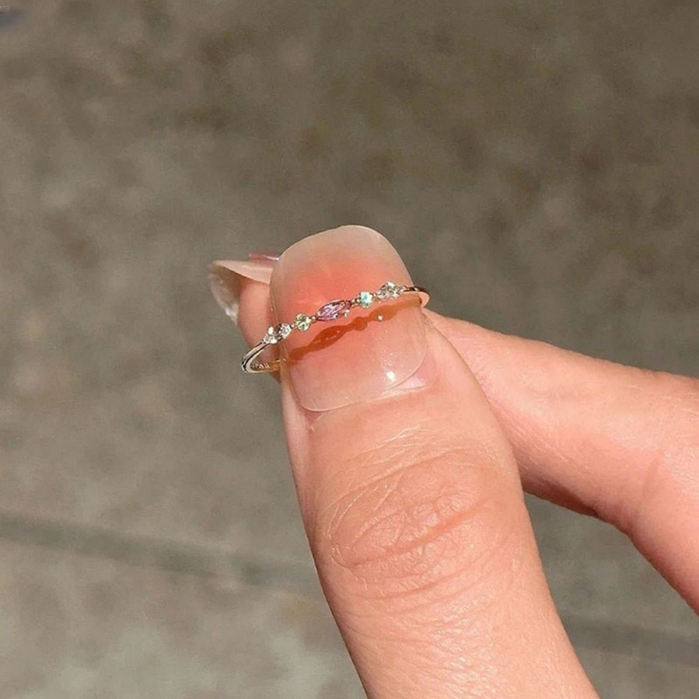 Exquisite and high-end colored zircon plain ring, a niche design for women, sweet and trendy ring, a versatile and elegant accessory details Picture