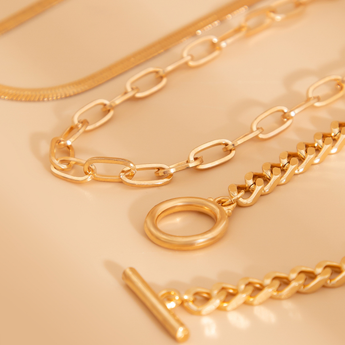 European and American cross-border jewelry layering style irregular alloy Necklace personality hip-hop multi-layer Necklace new style Application Scenario