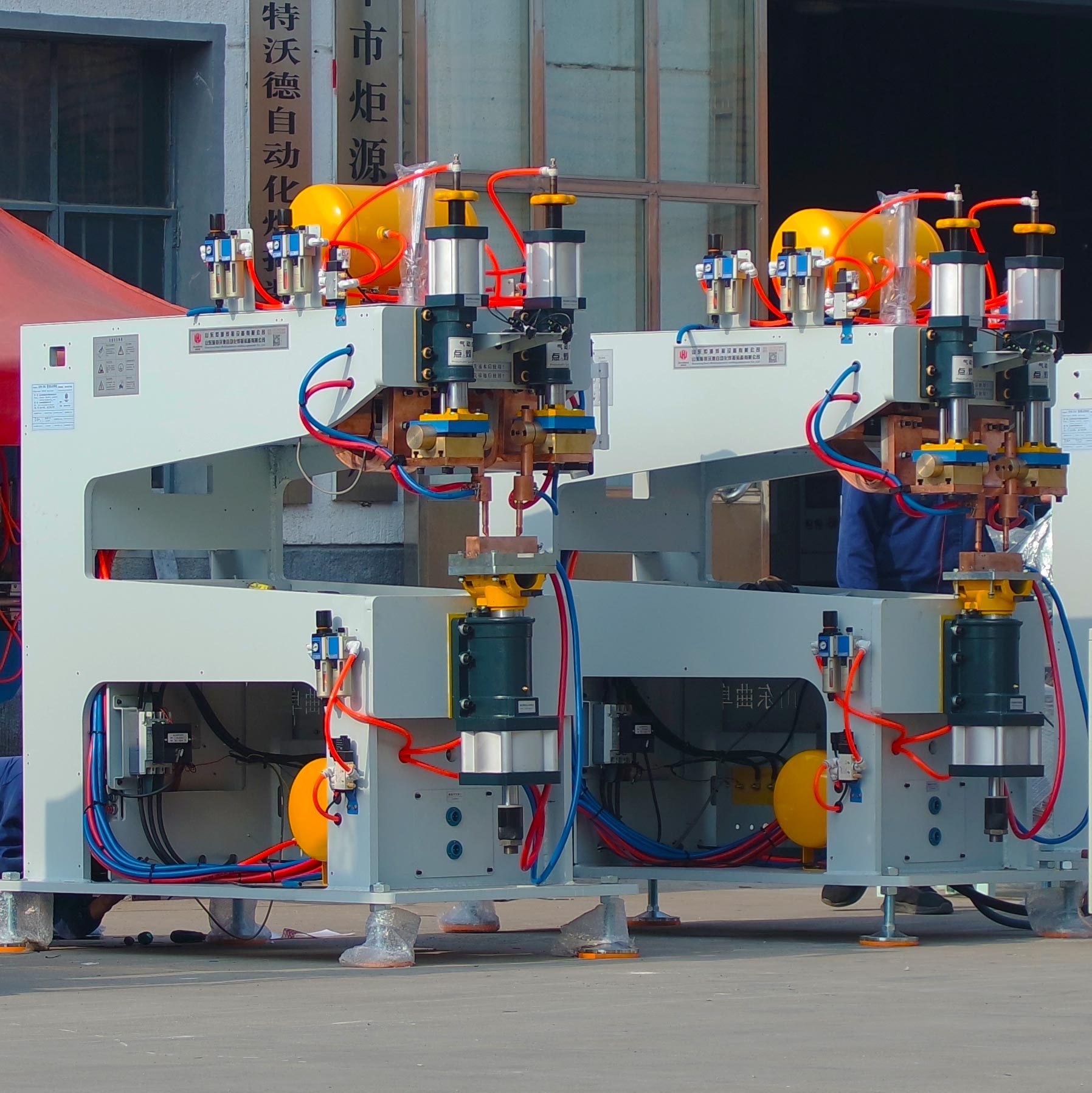 Customized metal traceless welding equipment by traceless spot welding machine manufacturer, medium-frequency inverter double-head stainless steel traceless welding machine Application Scenario