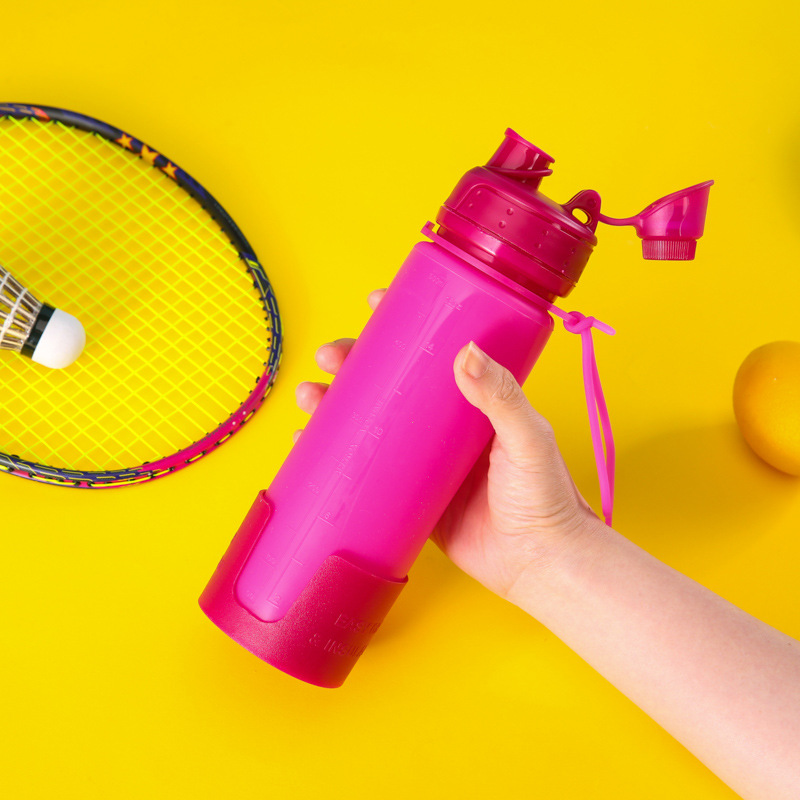 Manufacturer's cross-border silicone water bottle, outdoor sports water bottle, creative folding water cup, water bottle Application Scenario