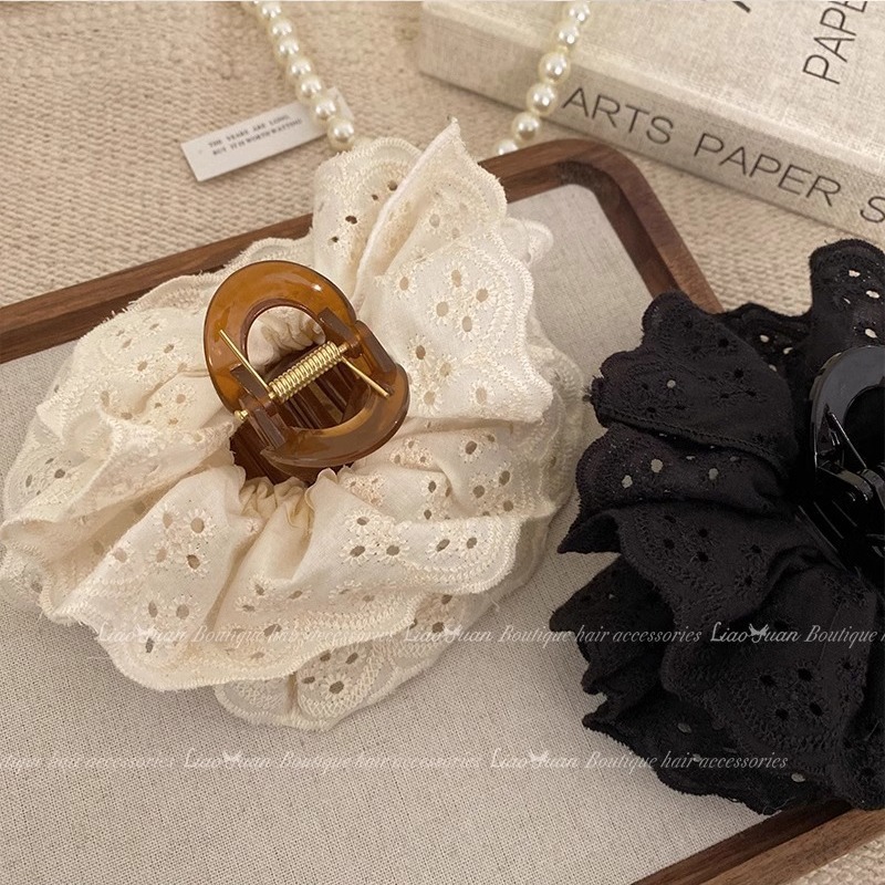 French retro flower hair clips, shark clips for the back of women's heads, large elegant and ethereal hair clips, new 2024 high-end style Application Scenario