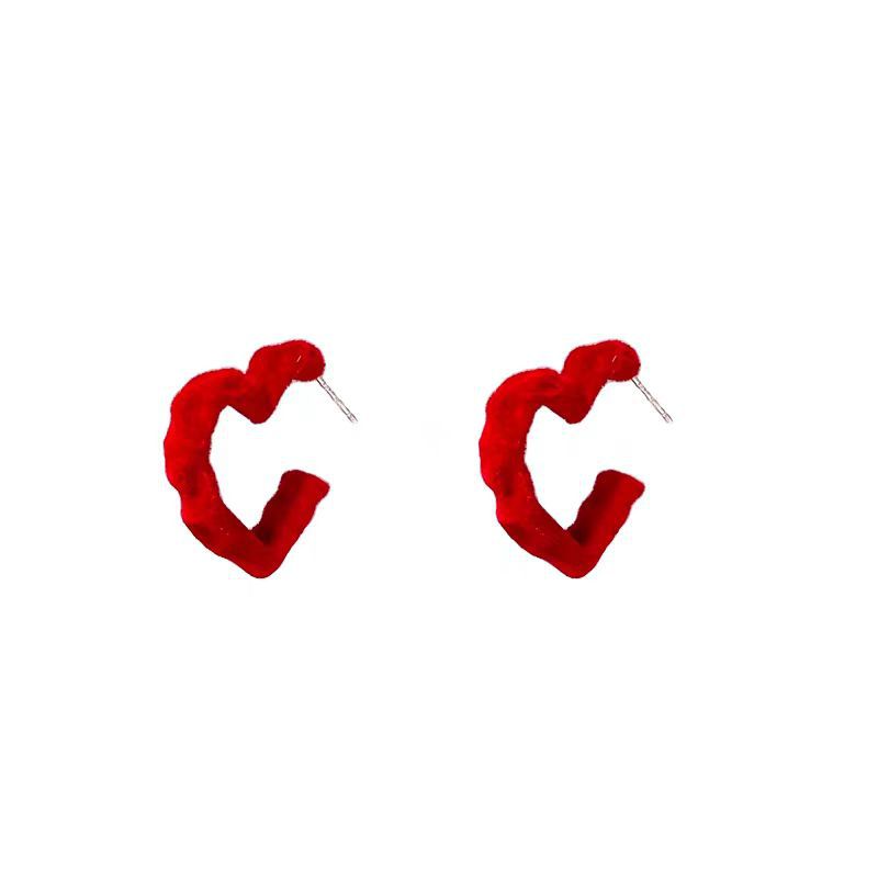 New Year's red velvet hollowed-out heart-shaped stud earrings, unique design for women, high-end autumn and winter earrings, a niche and festive accessory Item Picture