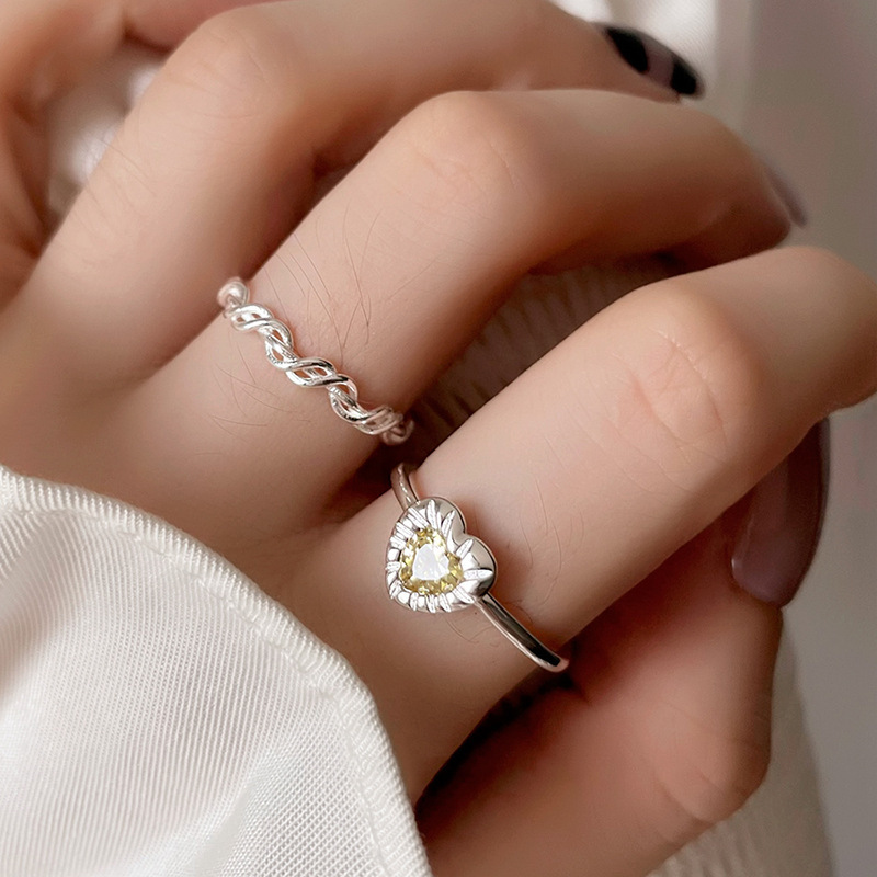 Korean version yellow zircon ring, women's InS-style niche design, high-end heart-shaped ring, shiny 2022 new style full figure