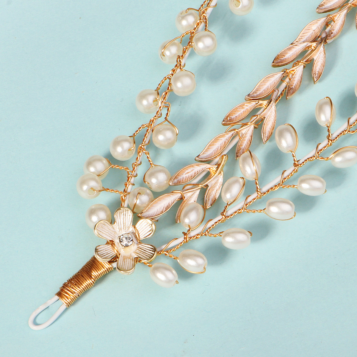 A new cross-border handcrafted crystal pearl headband for birthday and wedding photo headwear, a multi-layered bride headband with a high-end female feel Application Scenario