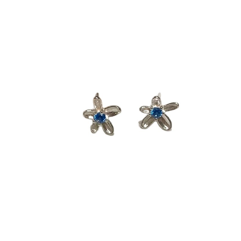 Cool sea blue diamond three-dimensional five-petal flower stud earrings for women, small and irregular ins style forest-themed super ethereal and exquisite earrings Item Picture