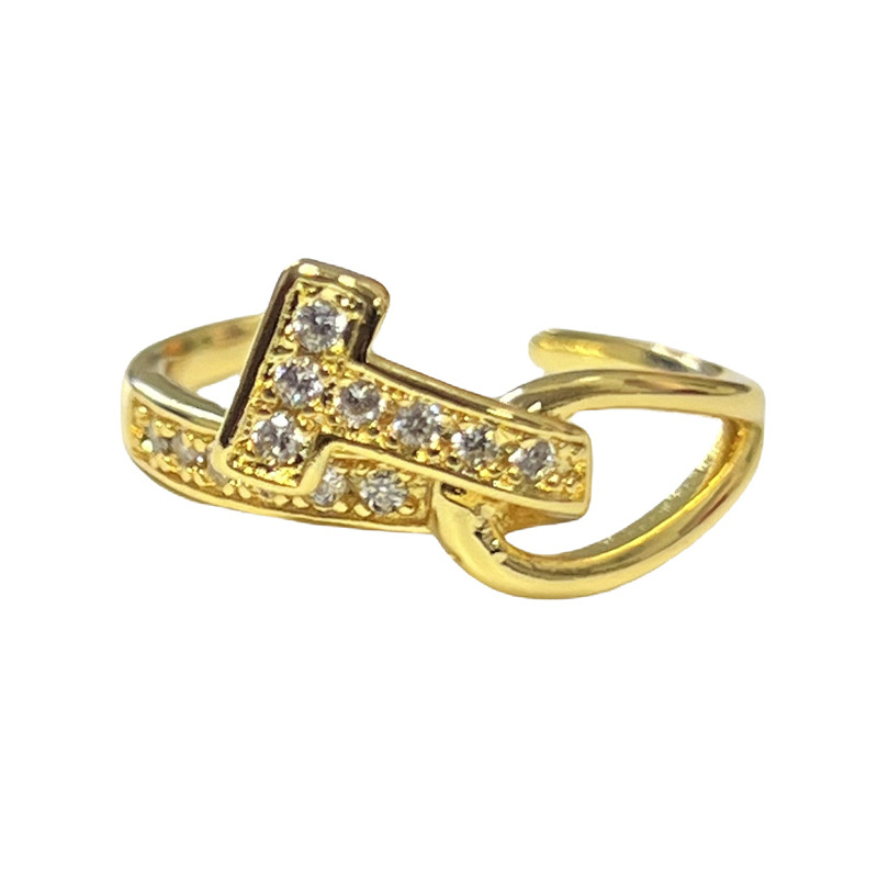 A retro, light luxury diamond-encrusted ring for women, with a simple, niche and unique design sense. The T-shaped cross design exudes a unique and individualistic style. The ring is layered and worn Item Picture