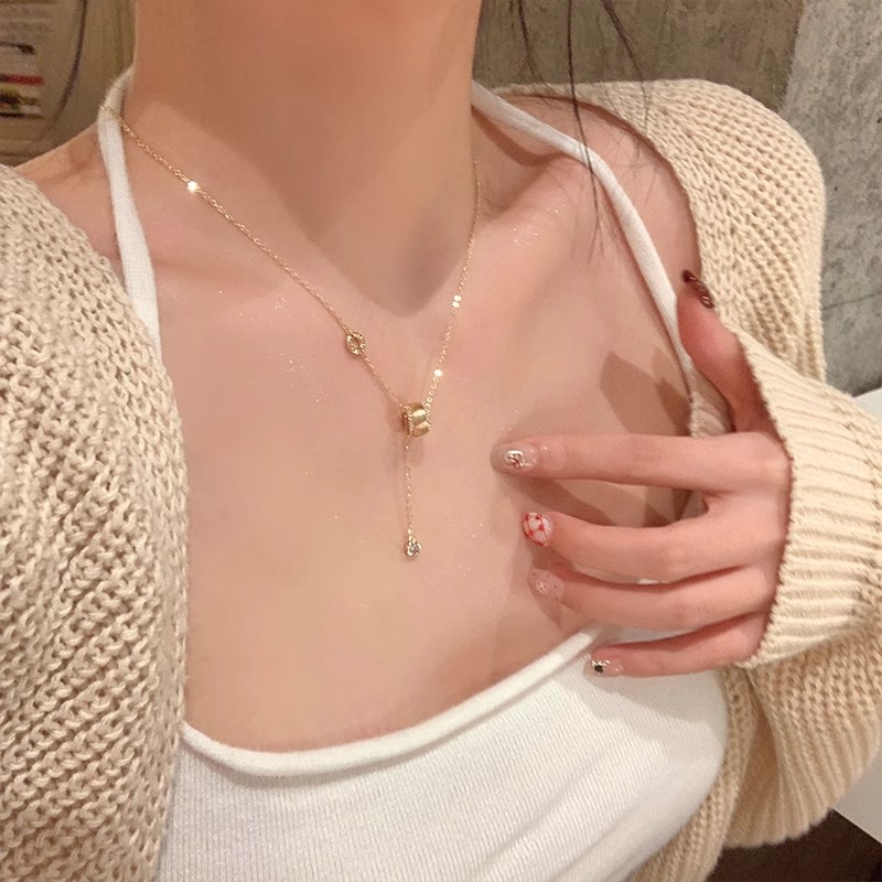 Brushed waist diamond-encrusted necklace for women, 2025 style, light luxury, niche collarbone chain, versatile and elegant necklace Application Scenario