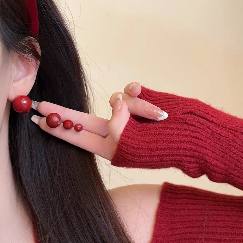 Hong Kong-style Encore wine red sugar bean pearl stud earrings for women, a new 2025 bestseller, with a niche design and a high-end feel Specification drawing