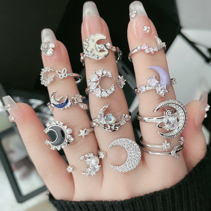 This is a light luxury moonlit ring with a niche design from Japan and South Korea. It is a versatile and elegant index finger ring with a cold style details Picture