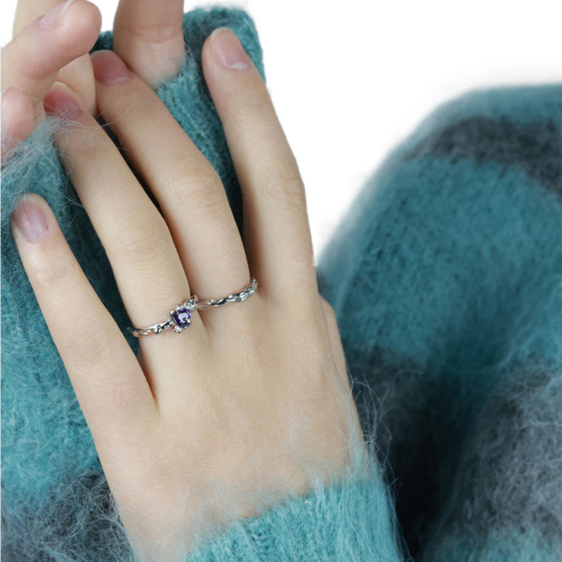 A purple heart-shaped zircon open ring with a niche design sense, an irregular texture for women, a sweet and cool index finger ring Specification drawing