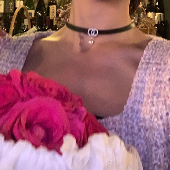 Autumn and winter atmosphere pearl choker necklace necklace, light luxury and niche design, elegant collarbone chain Application Scenario
